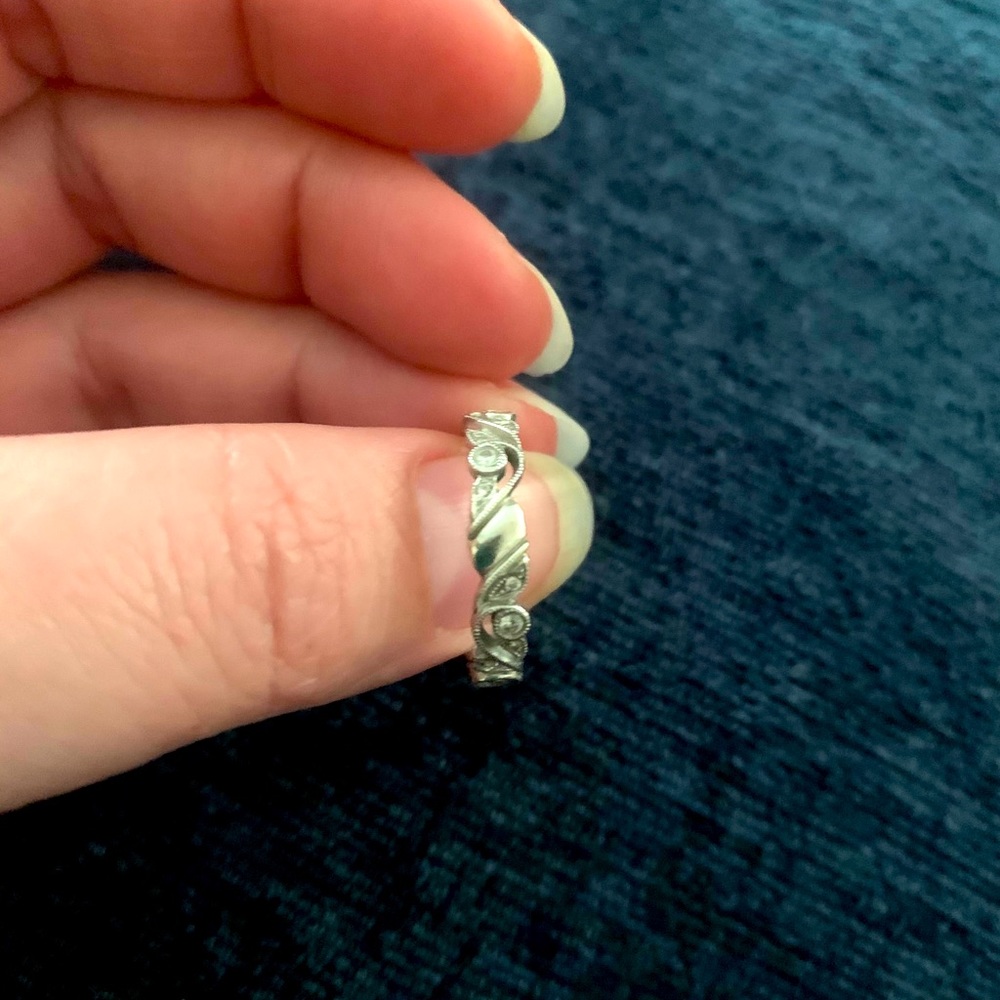 Engagement ring - Picture 3 of 5